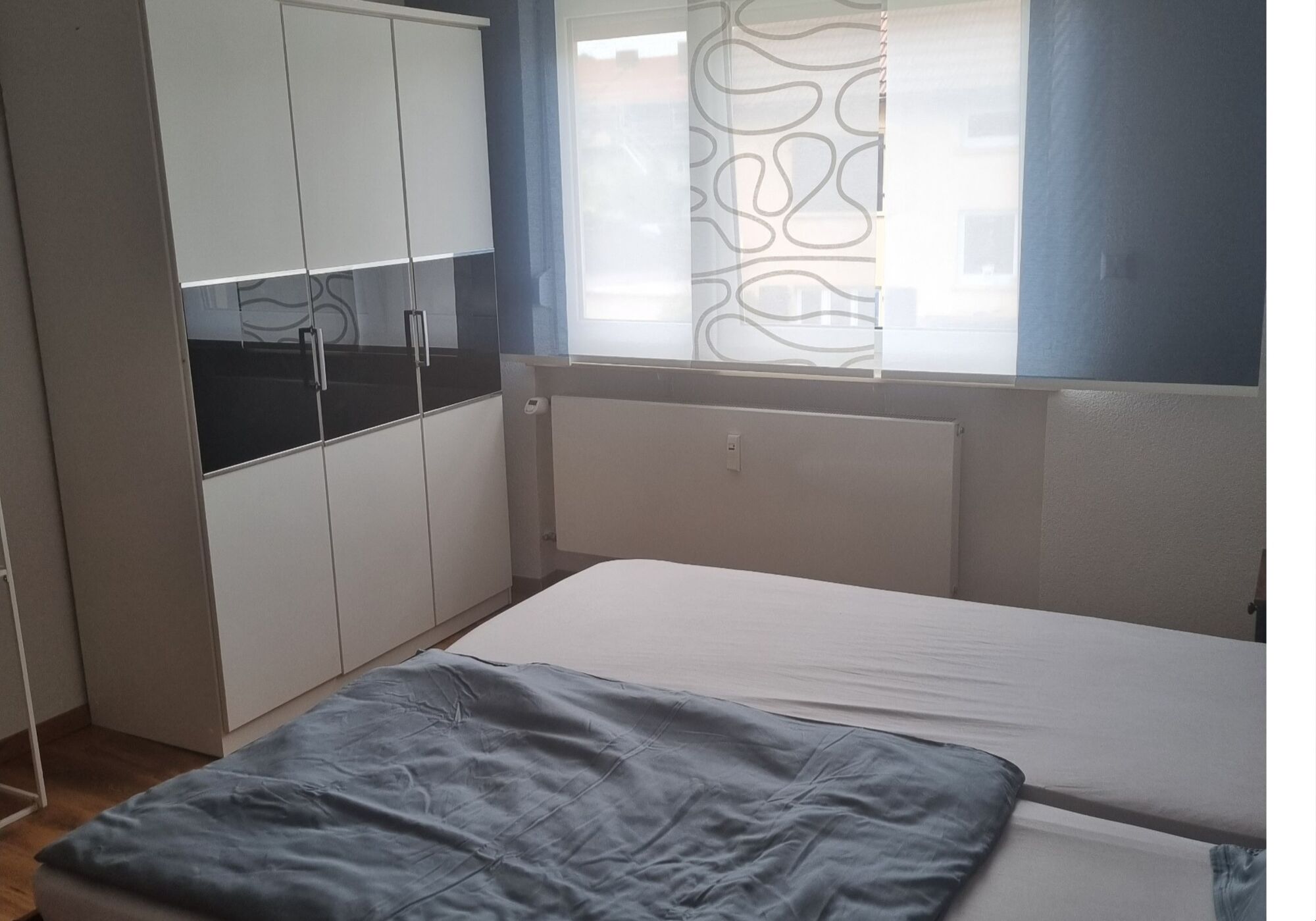 Zimmer 2 Doppelzimmer/ Einzelbetten Zimmer 2 Doppelzimmer/ Einzelbetten