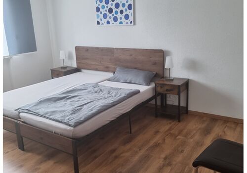 Zimmer 2 Doppelzimmer/ Einzelbetten Zimmer 2 Doppelzimmer/ Einzelbetten
