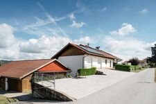 Es stehen genügend Parkplätze zur Verfügung1 Es stehen genügend Parkplätze zur Verfügung1