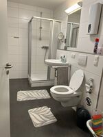 Geräumige Monteurwohnung mit 3 Zimmern, 2 Bädern, Terrasse Zdjęcie 6 Geräumige Monteurwohnung mit 3 Zimmern, 2 Bädern, Terrasse Zdjęcie 6