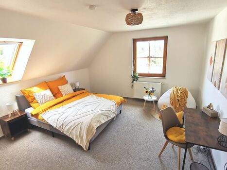 Helles und gemütliches Zimmer mit Garten nahe Berlin Helles und gemütliches Zimmer mit Garten nahe Berlin