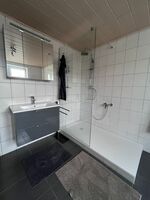 Bad mit Dusche Bad mit Dusche