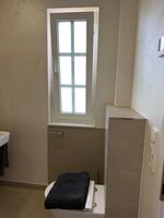 Badezimmer mit Dusche 2 Badezimmer mit Dusche 2