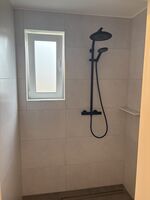 Wohnung 2: zweites Duschbad mit bodengleicher Dusche Wohnung 2: zweites Duschbad mit bodengleicher Dusche