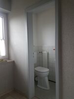 Toilette im Gang - extra Raum Toilette im Gang - extra Raum