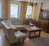 Wohnzimmer mit Essecke und Arbeitspatz Wohnzimmer mit Essecke und Arbeitspatz