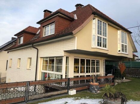 Haus ab 5 bis 10 Personen für mindestens 3 Monate Haus ab 5 bis 10 Personen für mindestens 3 Monate