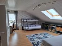 Mehrbettzimmer mit Hochbett Mehrbettzimmer mit Hochbett