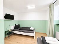home2stay Apartmenthaus in Reutlingen NEU Wifi, Parkplatz, 30 Personen Bild 17 home2stay Apartmenthaus in Reutlingen NEU Wifi, Parkplatz, 30 Personen Bild 17