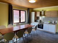 Küche mit Mikrowelle, Kühlschrank, Ofen, Herd uvm. Küche mit Mikrowelle, Kühlschrank, Ofen, Herd uvm.