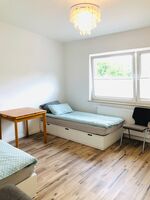 TOP-Monteurwohnung für 5 Personen / Küche / Bad / Parkplatz Zdjęcie 7 TOP-Monteurwohnung für 5 Personen / Küche / Bad / Parkplatz Zdjęcie 7