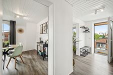 Eingangsbereich mit Garderobe Eingangsbereich mit Garderobe