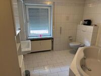 Bad mit Dusche, Sauna, Badewanne Bad mit Dusche, Sauna, Badewanne