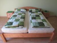 Doppelbett im grossen Schlafzimmer Doppelbett im grossen Schlafzimmer