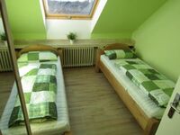 kleines Schlafzimmer mit zwei Einzelbetten kleines Schlafzimmer mit zwei Einzelbetten