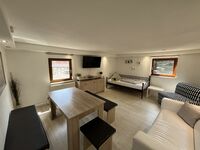 Wohn- Esszimmer mit Schlafcouch Wohn- Esszimmer mit Schlafcouch
