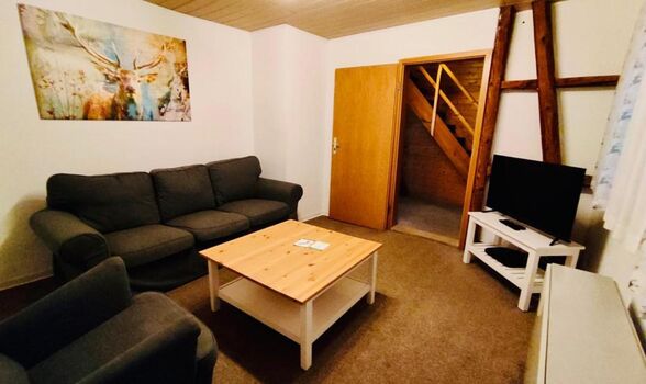 Gemütliches Wohnzimmer mit TV Gemütliches Wohnzimmer mit TV