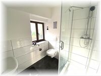 WG 1 Duschbad mit Waschmaschine WG 1 Duschbad mit Waschmaschine