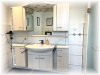 WG 5 Duschbad mit Waschmaschine WG 5 Duschbad mit Waschmaschine