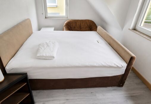 4-ZIMMERWOHNUNG, TOP möbliert. 6 Betten, WIFI, Stellplätze 4-ZIMMERWOHNUNG, TOP möbliert. 6 Betten, WIFI, Stellplätze