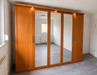 Großer Kleiderschrank Großer Kleiderschrank