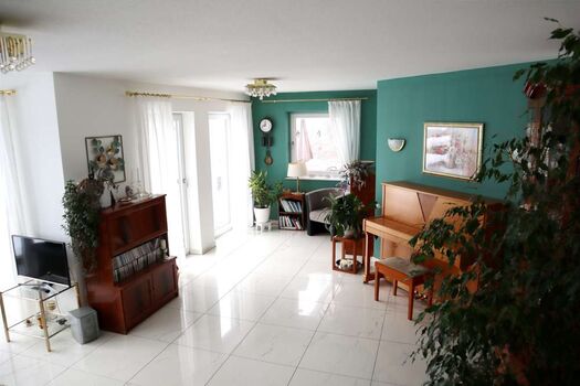 Großes Haus mit 10 Betten und 2 Badezimmer, Nahe A94, ruhig. Großes Haus mit 10 Betten und 2 Badezimmer, Nahe A94, ruhig.