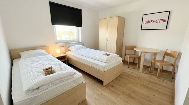 MH17 / TOMASZ-LIVING in OBERHAUSEN - Eigene Dusche + WC Zdjęcie 2 MH17 / TOMASZ-LIVING in OBERHAUSEN - Eigene Dusche + WC Zdjęcie 2