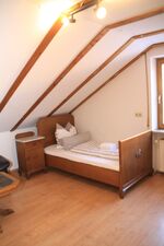 Schlafzimmer 5 (Dachgeschoss) Schlafzimmer 5 (Dachgeschoss)