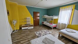 Mehrbettzimmer auch für Familien und Gruppen Mehrbettzimmer auch für Familien und Gruppen