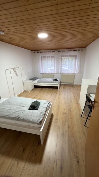 2 Wohneinheiten für bis zu 12 Personen (5 Personen + 7 Personen) Bild 2 2 Wohneinheiten für bis zu 12 Personen (5 Personen + 7 Personen) Bild 2