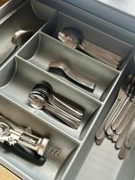 Besteck und Gewürze in der Küche Besteck und Gewürze in der Küche
