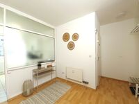 Spacious 6 Bed Apartment with Balcony Ideal for Work Crews Picture 17 Spacious 6 Bed Apartment with Balcony Ideal for Work Crews Picture 17