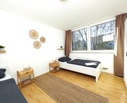 Spacious 6 Bed Apartment with Balcony Ideal for Work Crews Picture 2 Spacious 6 Bed Apartment with Balcony Ideal for Work Crews Picture 2