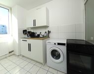 Spacious 6 Bed Apartment with Balcony Ideal for Work Crews Picture 4 Spacious 6 Bed Apartment with Balcony Ideal for Work Crews Picture 4