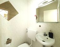Spacious 6 Bed Apartment with Balcony Ideal for Work Crews Picture 6 Spacious 6 Bed Apartment with Balcony Ideal for Work Crews Picture 6