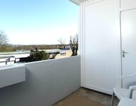 Spacious 6 Bed Apartment with Balcony Ideal for Work Crews Picture 7 Spacious 6 Bed Apartment with Balcony Ideal for Work Crews Picture 7