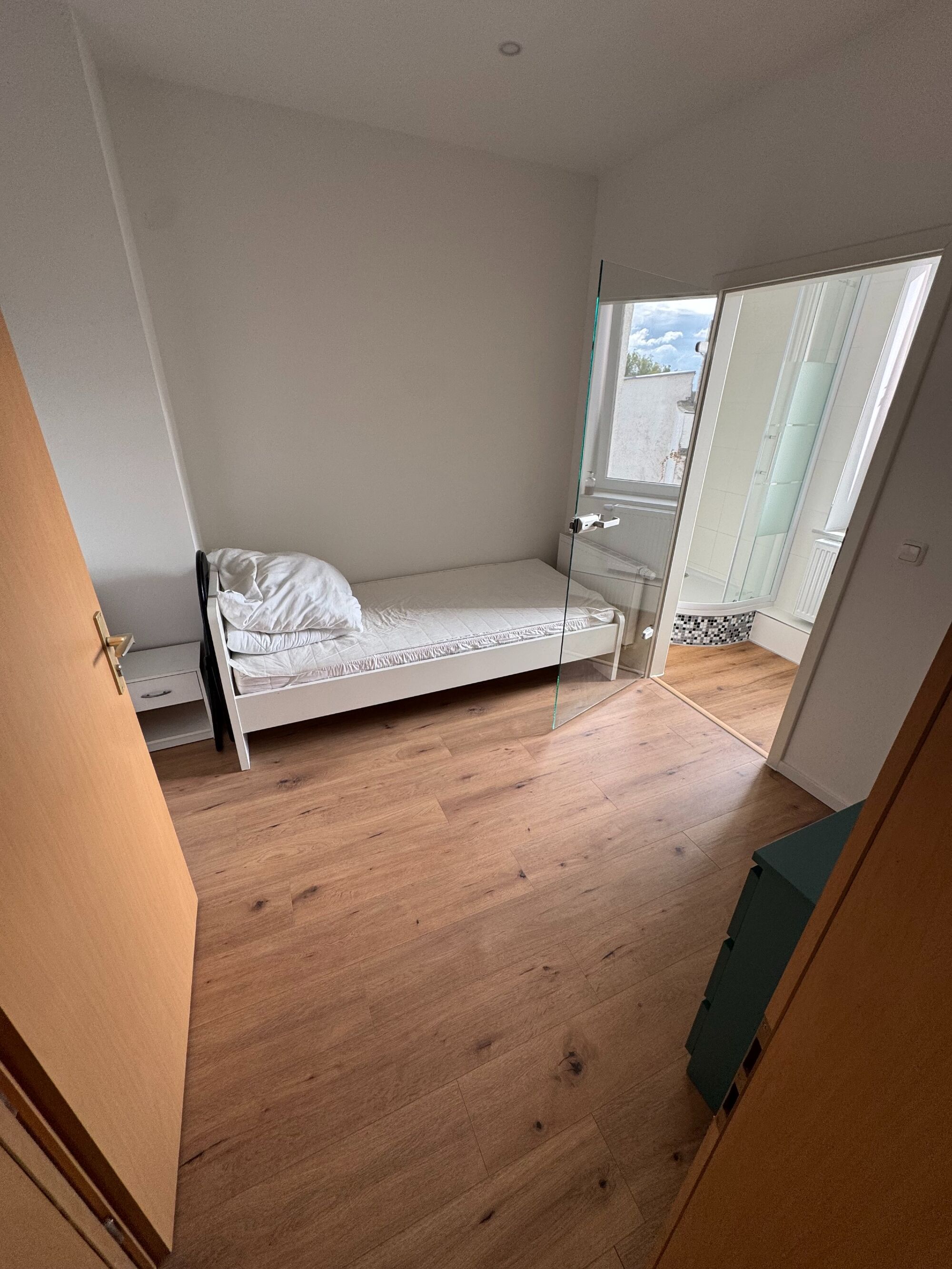 Einzelzimmer mit eigenem Bad Einzelzimmer mit eigenem Bad
