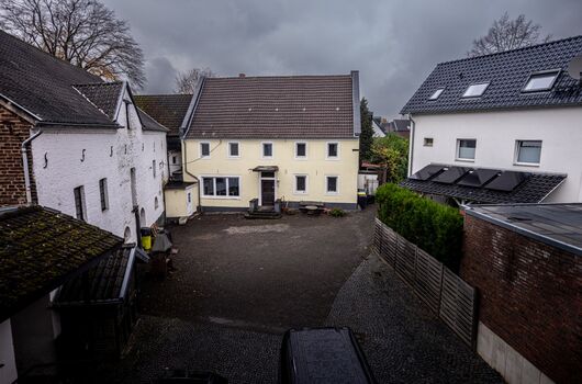 Monteurhaus Bergheim – 5 EZ, Hof abschließbar, Köln 20 min Monteurhaus Bergheim – 5 EZ, Hof abschließbar, Köln 20 min