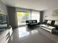 Wohnzimmer / Garten EG Wohnzimmer / Garten EG