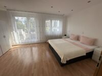 5. Zimmer Betten 2-3 Doppelbett 1.OG 5. Zimmer Betten 2-3 Doppelbett 1.OG