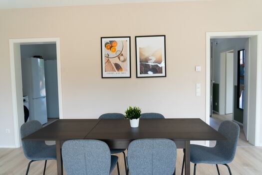 HOCHWERTIG EINGERICHTET | 5 ZIMMER | FREE PARKING & WiFi Bild 5 HOCHWERTIG EINGERICHTET | 5 ZIMMER | FREE PARKING & WiFi Bild 5