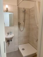 Badezimmer mit Dusche Badezimmer mit Dusche