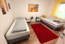 gelbes Zimmer, 2 Einzelbetten, TV gelbes Zimmer, 2 Einzelbetten, TV