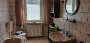 Erstes Bad mit Badewanne Erstes Bad mit Badewanne