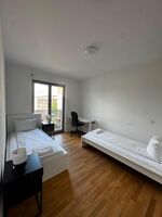 Moderne Monteurwohnung mit Balkon, WLAN, voll ausgestatteter Küche & Par Zdjęcie 1 Moderne Monteurwohnung mit Balkon, WLAN, voll ausgestatteter Küche & Par Zdjęcie 1