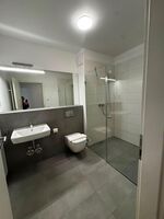 Moderne Monteurwohnung mit Balkon, WLAN, voll ausgestatteter Küche & Par Zdjęcie 3 Moderne Monteurwohnung mit Balkon, WLAN, voll ausgestatteter Küche & Par Zdjęcie 3