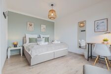 Das Schlafzimmer 02 in Norderstedt Mitte mit Arbeitsplatz. Das Schlafzimmer 02 in Norderstedt Mitte mit Arbeitsplatz.