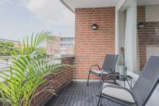 Auf dem Balkon lässt sich die Nachmittagssonne genießen. Auf dem Balkon lässt sich die Nachmittagssonne genießen.