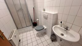 Badezimmer mit Dusche Badezimmer mit Dusche