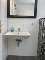 **ZENTRAL IN KÖLN MONTEURZIMMER** Zdjęcie 4 **ZENTRAL IN KÖLN MONTEURZIMMER** Zdjęcie 4